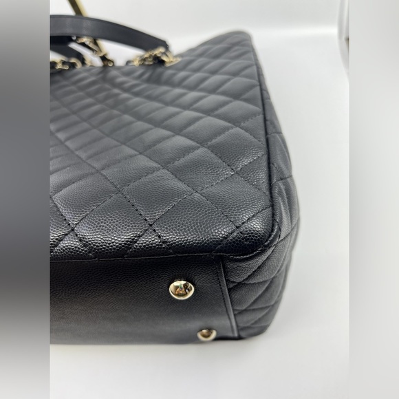 Chanel Caviar Pocket Large Tote - Picture 11 of 16